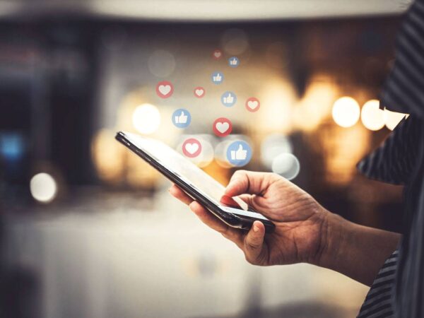 5 Design Tips for Scroll-Stopping Social Media Posts