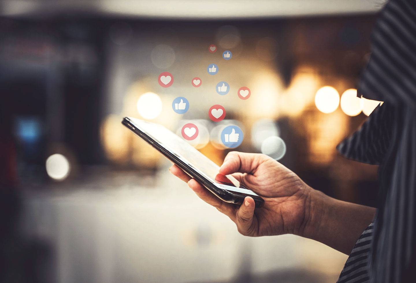 5 Design Tips for Scroll-Stopping Social Media Posts